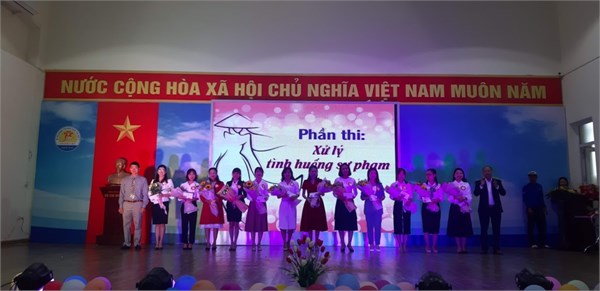 Một số hình ảnh hội thi Cô Giáo tài năng duyên dáng của trường THCS Thanh Liệt năm học 2020-2021.