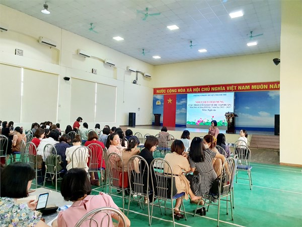 Một số hình ảnh buổi tập huấn  Khai thác sử dụng sách giáo khoa lớp 7 năm học 2022 - 2023 của PGD huyện Thanh Trì tại trường THCS Thanh Liệt